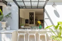 Aladdins beachside Hotels in Suffolk Park