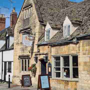 4 Star Cotswold Stone Cottage Hotel Exterior