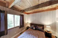 The Best South Lake Bear Cabin with Game Room! Hotels near Site of Echo Summit (California Historical Landmark No. 1048)
