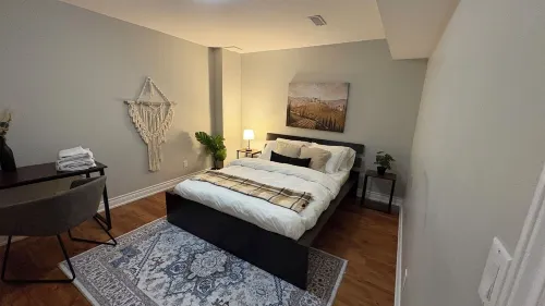 Beautiful Priv. bsmt 2B 1Bath apartment w/ parking