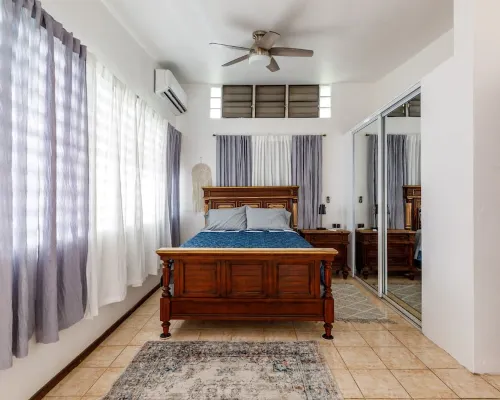 Rainforest Retreat 15 min from the beach ルキリョのホテル