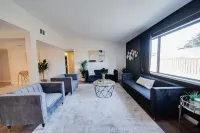 Casa Blanca (Arcade/Theatre/Game Room/RV Parking) Hotels in Banning