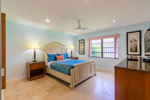 Spacious 5-bedroom house with WiFi and AC in superb Fort Lauderdale