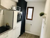 Generations Holiday Green View *King Size Bed*