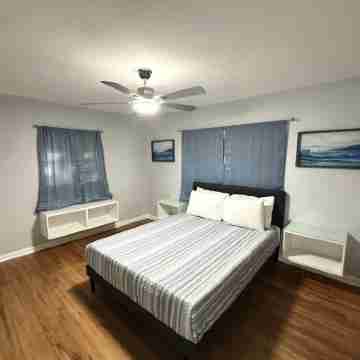 Large 3/1 Near DownTown and Dining Rooms