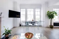 Modern and Bright Highgate Gem