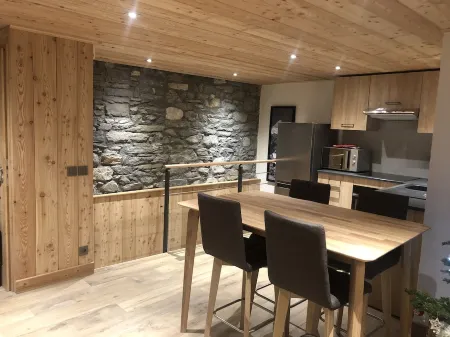Beautiful apartment T3-60m2 Meribel center Отели рядом с достопримечательностью «Moncler»