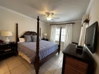 Beautiful, centrally located, short drive to beaches and stores.