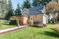 Friends & Family Getaway: 2 Kings + 1 Queen, Wifi, BBQ, Firetable, Games, 2TVs!