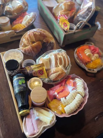 Shangri La Casas e Studios Отели рядом с достопримечательностью «Ponta da Piteira»