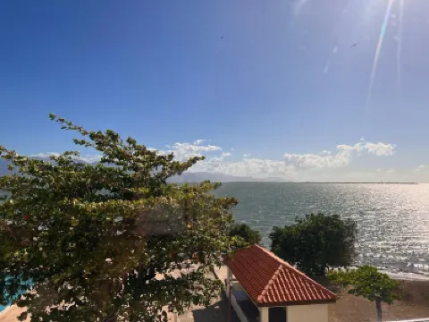 Our beautiful property boast a swimming pool, private beach , basketball court . Hotels in 