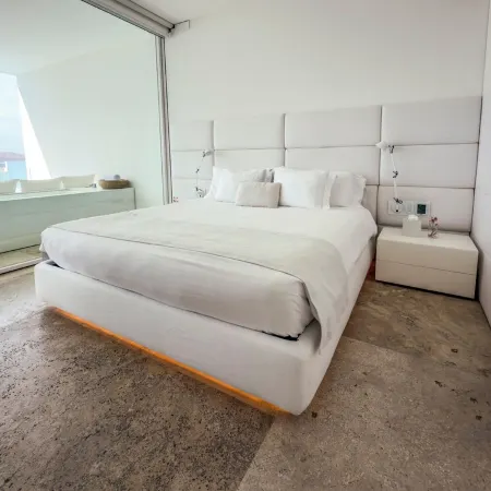 Viceroy Ocean View Apartment with hotel services