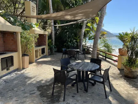 Oceanfront Condo On The Beach With Panoramic Views