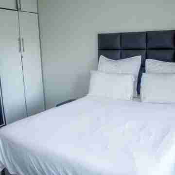 New 3 bed house , open plan kitchen / Lounge.. Sleeps 6. Borehole water, solar Rooms