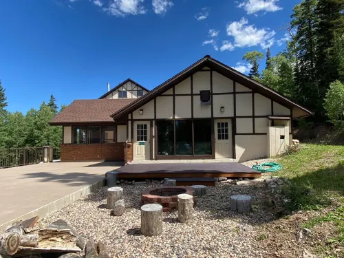 1BD Ski-in/Ski-out Condo Near Lift 8 & 1. Grab a Lift and Ski To Either Lodge.