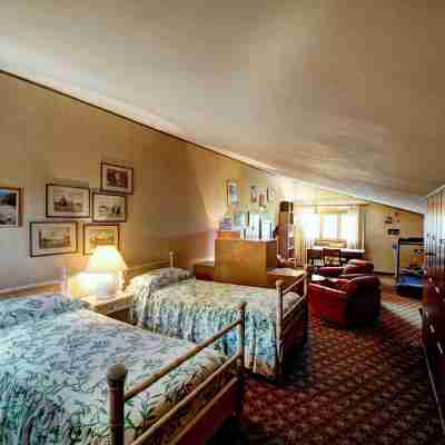 Private villa near Certaldo and San Gimignano with swimming pool and large garden. Rooms