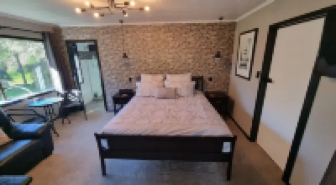 Relax at Stagga Arcadia, tranquil 1 bedroom suite on rural farmlet with spa 酒店