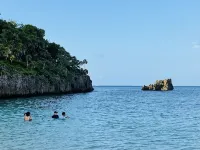 Large West Bay Beach Villa with private pool. Easy walk to beach.  Quiet oasis.