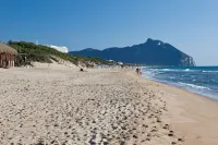 villa 1 with garden in the green a few meters from the beach Hotels in Sabaudia