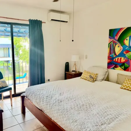 Cute 2bdrm Condo - Across from the beach