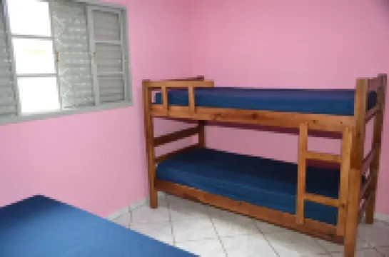 HOUSE W / POOL HEAT. SOLAR, AIR COND, WIFI AND TV WITH NETFLIX! SLEEPS 13 PEOPLE