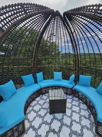 Pristine Modern 3-Bedroom Villa with Beautiful Outdoor Entertainment Area