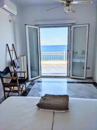 Large modern 4 bed/bath villa overlooking sea & fishing village (sleep 10)