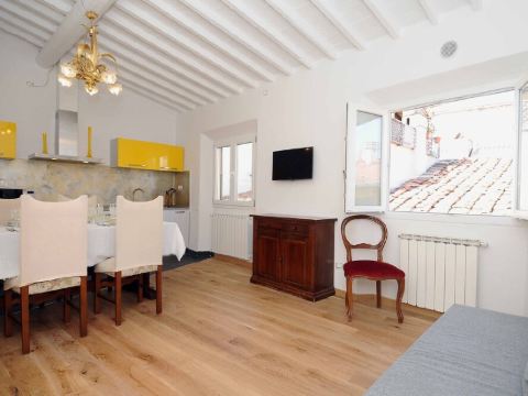 LA CUPOLA apartment with a view of the cathedral, it feels like touching it!