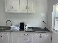 Cozy one Bedroom Apartment #C in Venetian Site Hotel a Venetian Road Settlement