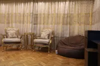 The villa has 3 bedrooms,3 bathrooms,a dining area, and a patio with garden view