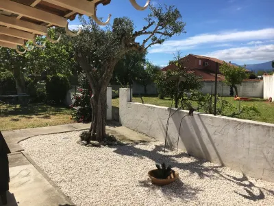 villa saint cyprien 6 people Label 3 stars Hotels near Sun & Sea