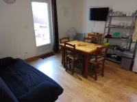 Cottage at the foot of the Luberon + Garden and private swimming pool Hotels in Robion