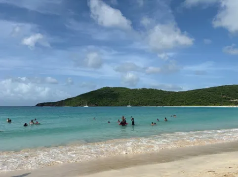Relax & Unwind with Stunning Views at La Vista apartment in gorgeous Culebra