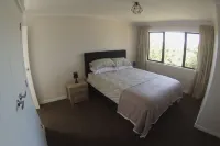 Skyline Apartments Raglan (Lower Apartment) Hotels in Raglan