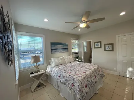 SANDY TOES & SALTY KISSES Отели рядом с достопримечательностью «Залив Бойнтон Бич»