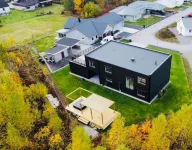 Entire 2Bedroom villa plus jacuzzi 10 min to växjö Hotels near Alvesta bibliotek