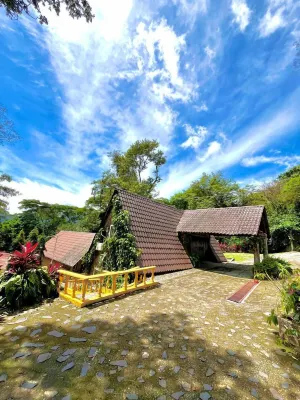 Refugio Cariguana Hotels in 
