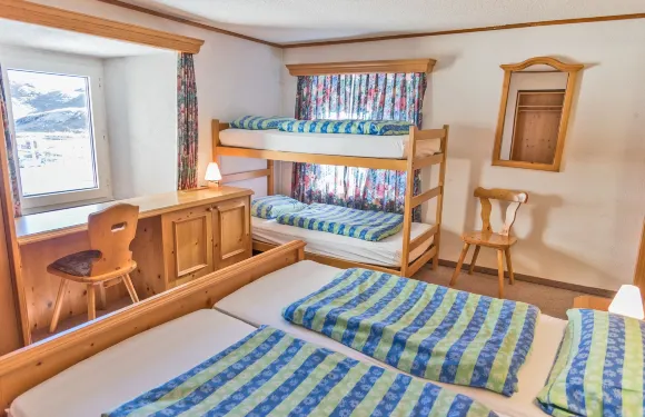 Hotel Bernina Hospiz - 青年旅舍