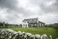 Stay in Luxury and Unlock Exclusive Access to a Private Castle tour!! Các khách sạn gần Doolin Cave