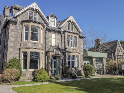 Glenspey Hotels near The Iona Gallery