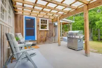 2 Mi to Beach! Cape Cod Family Retreat w/ Deck - 3-stjärniga
