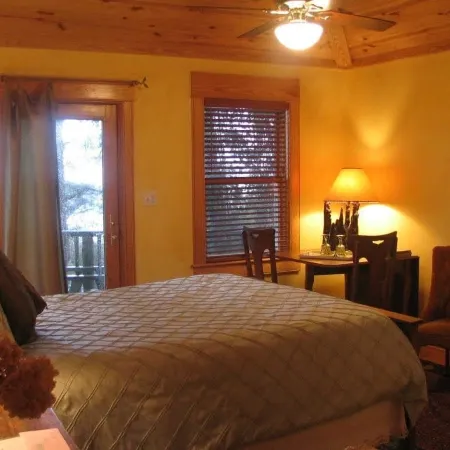 Cypress Moon Inn