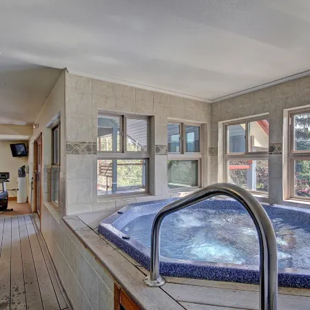 Quaint Studio in Heart of Breck Steps to Snowy Fun