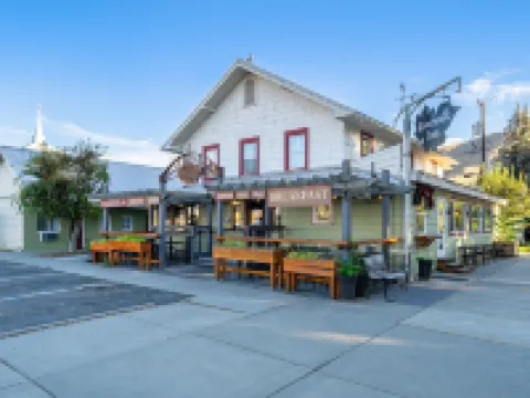 Riverwalk Inn Hotels in Chelan