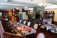 Pioneer Inn by the River Hotels in Port Hardy