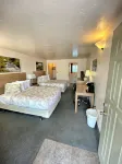 Alger Falls Motel