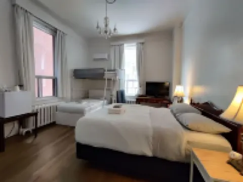 Ambrose House & Cafe - Self Check-in Guesthouse Hotels in Montreal