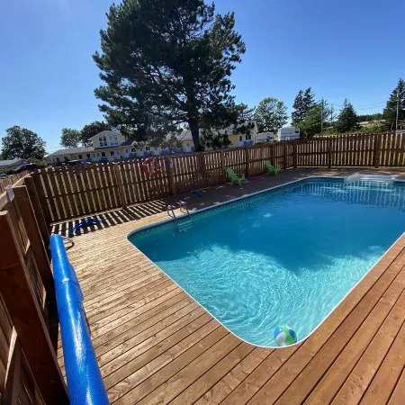 The Pines Motel and Cottages
