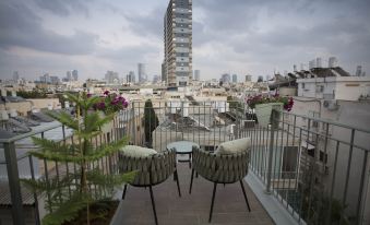Emilia TLV