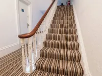 6 Beach View Beaconsfield House Hotels in 